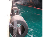 Cylinder type rubber fender